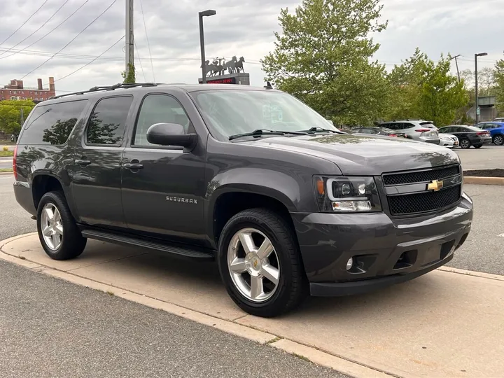 Charcoal, 2010 Chevrolet Suburban Image 7