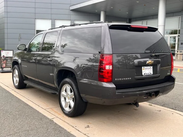 Charcoal, 2010 Chevrolet Suburban Image 2