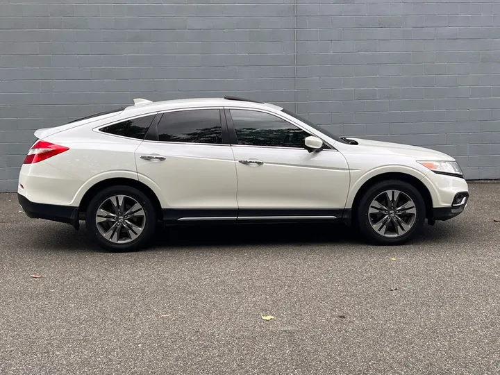 White, 2014 Honda Crosstour Image 6