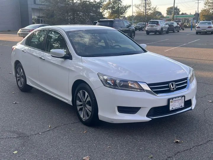 White, 2015 Honda Accord Image 10