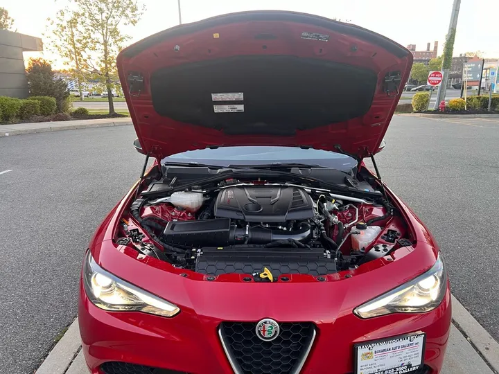 Red, 2018 Alfa Romeo Giulia Image 41