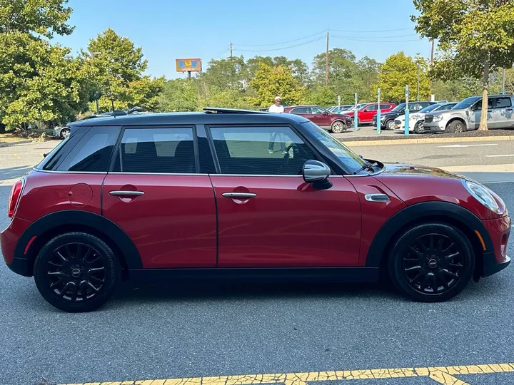 Burgundy, 2017 MINI Hardtop 4 Door Image 6