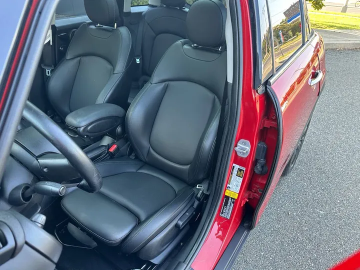 Burgundy, 2017 MINI Hardtop 4 Door Image 13