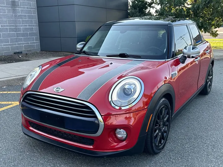 Burgundy, 2017 MINI Hardtop 4 Door Image 38