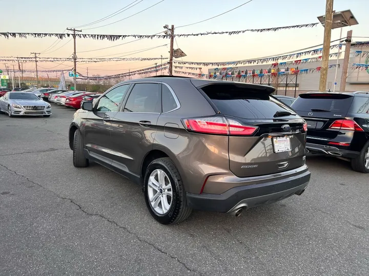 Brown, 2019 Ford Edge Image 5