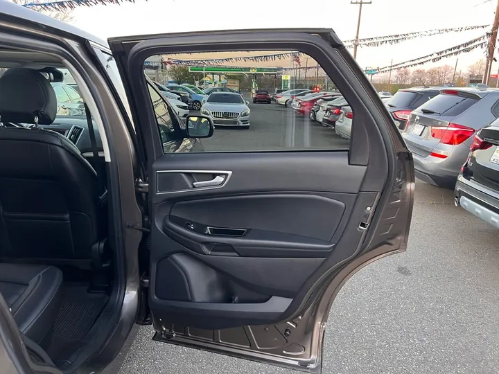 Brown, 2019 Ford Edge Image 20