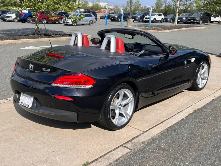 Black, 2011 BMW Z4 Image 14