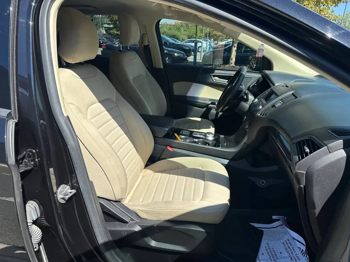 Black, 2019 Ford Edge Image 18