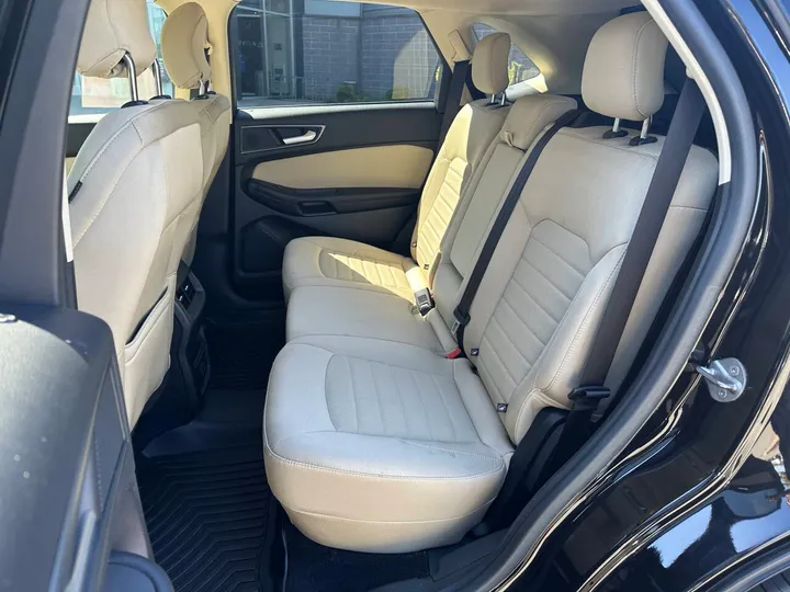 Black, 2019 Ford Edge Image 13