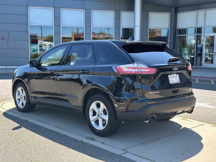 Black, 2019 Ford Edge Image 3