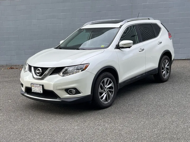 White, 2015 Nissan Rogue Image 3