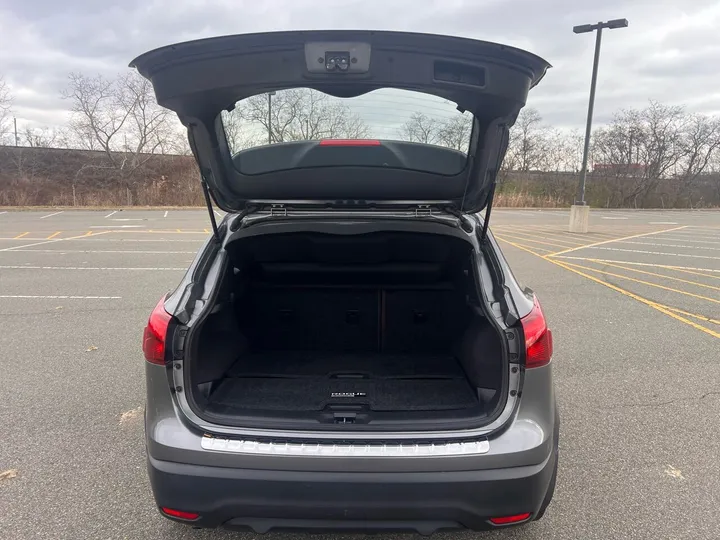 Gray, 2019 Nissan Rogue Sport Image 13