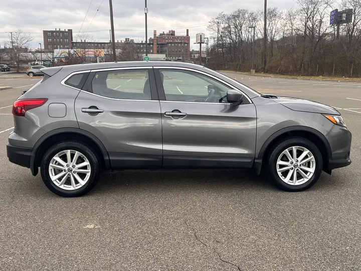 Gray, 2019 Nissan Rogue Sport Image 6