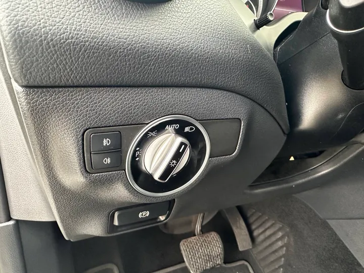 White, 2018 Mercedes-Benz GLA Image 38