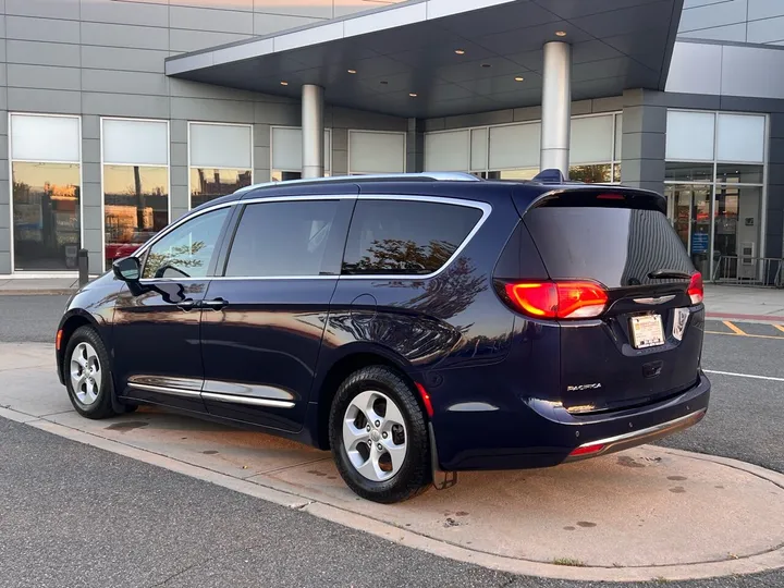 Blue, 2017 Chrysler Pacifica Image 2