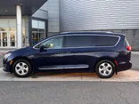 Blue, 2017 Chrysler Pacifica Thumnail Image 3