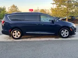 Blue, 2017 Chrysler Pacifica Thumnail Image 6