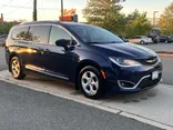 Blue, 2017 Chrysler Pacifica Thumnail Image 7
