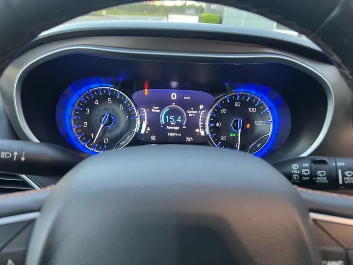 Blue, 2017 Chrysler Pacifica Image 38