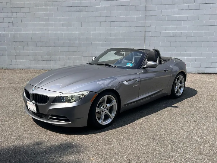 Gray, 2011 BMW Z4 Image 15