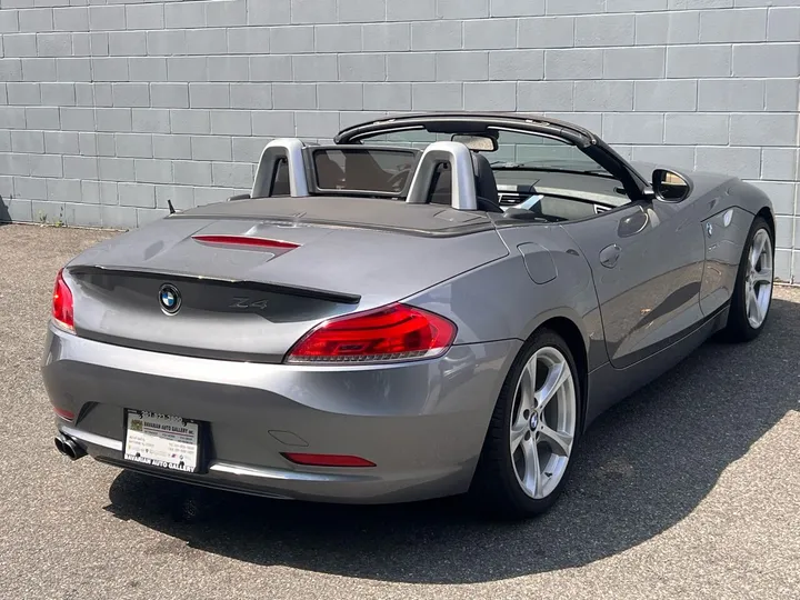 Gray, 2011 BMW Z4 Image 21