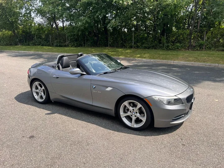 Gray, 2011 BMW Z4 Image 18