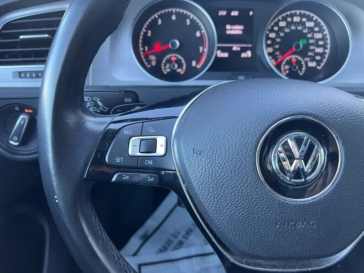 White, 2017 Volkswagen Golf Image 23