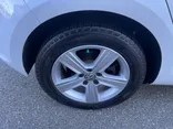 White, 2017 Volkswagen Golf Thumnail Image 31