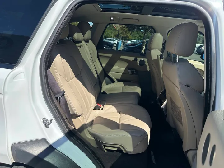 White, 2015 Land Rover Range Rover Sport Image 19