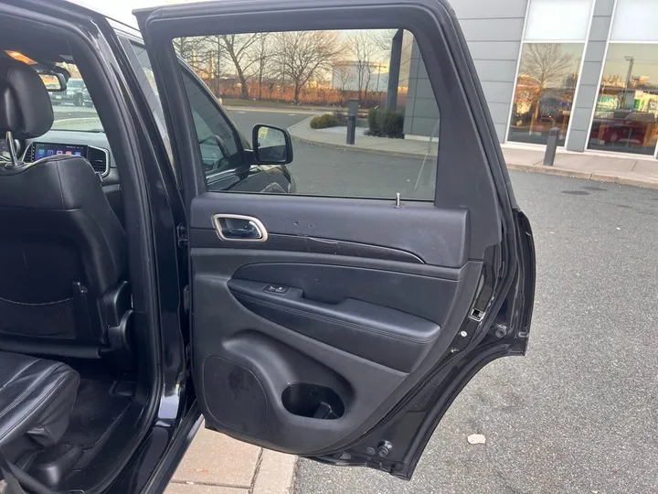 Black, 2015 Jeep Grand Cherokee Image 17