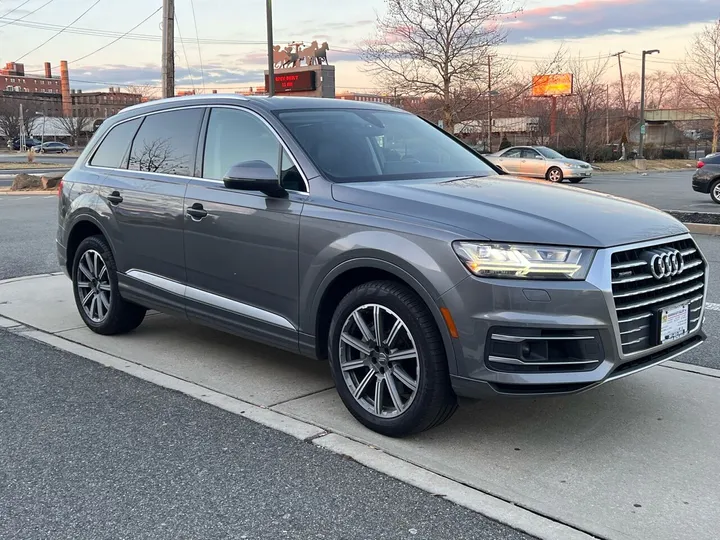 Gray, 2018 Audi Q7 Image 8