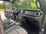 Gray, 2018 Jeep Wrangler Unlimited Thumnail Image 19