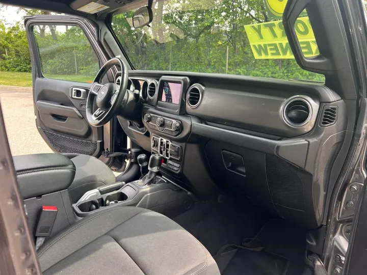 Gray, 2018 Jeep Wrangler Unlimited Image 19