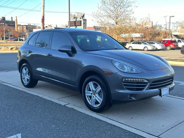 Gray, 2013 Porsche Cayenne Image 8