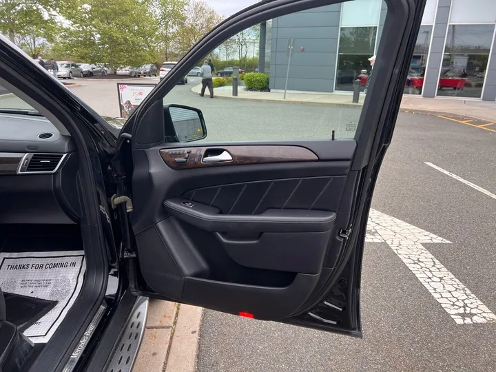 Black, 2015 Mercedes-Benz GL-Class Image 23