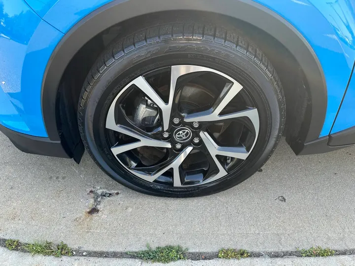 Blue, 2019 Toyota C-HR Image 35