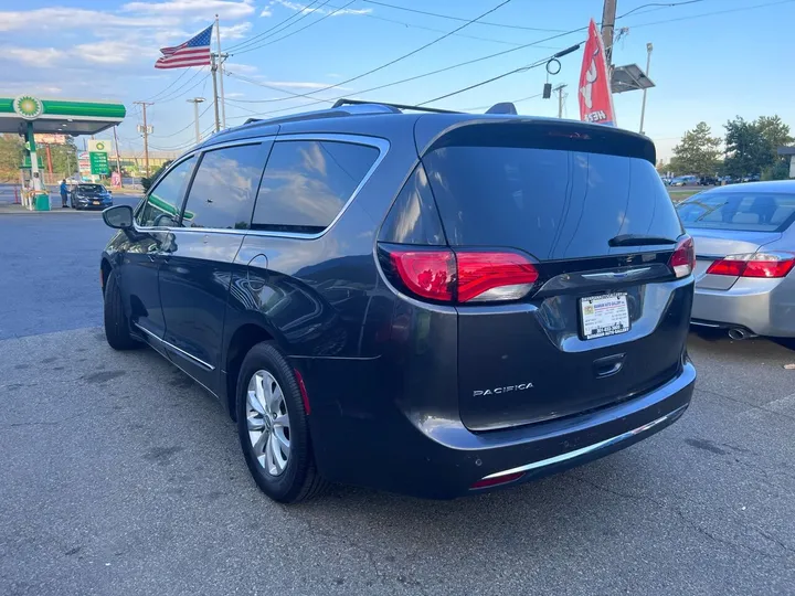 Charcoal, 2018 Chrysler Pacifica Image 6