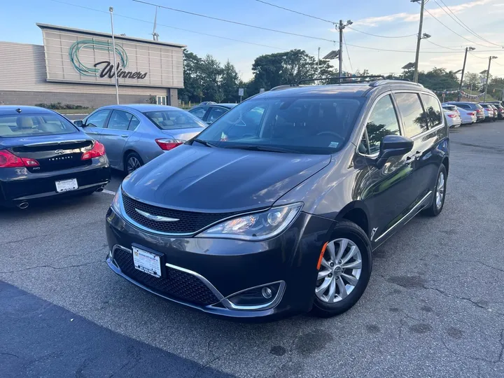 Charcoal, 2018 Chrysler Pacifica Image 2