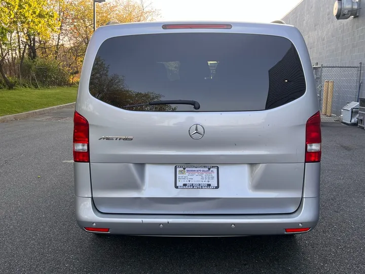 Silver, 2016 Mercedes-Benz Metris Image 4