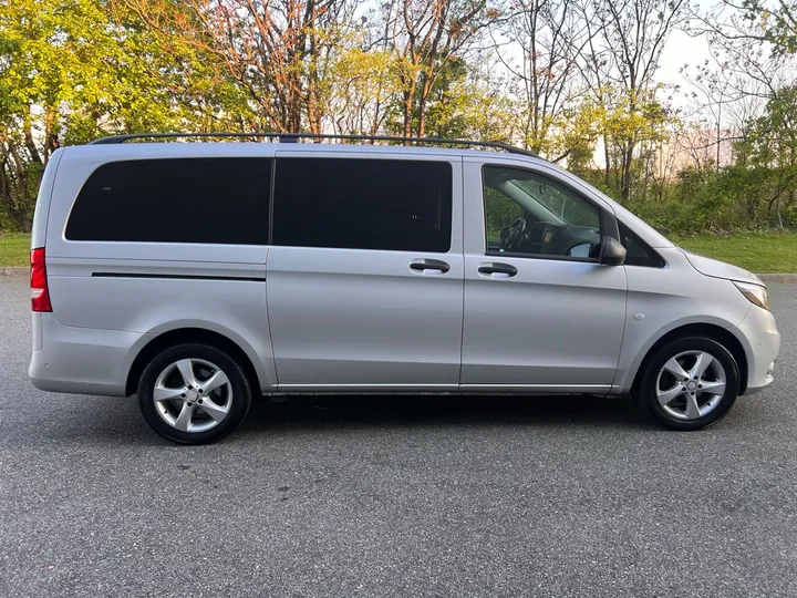 Silver, 2016 Mercedes-Benz Metris Image 6