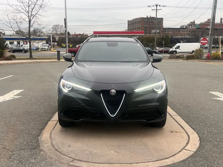 Black, 2019 Alfa Romeo Stelvio Image 8