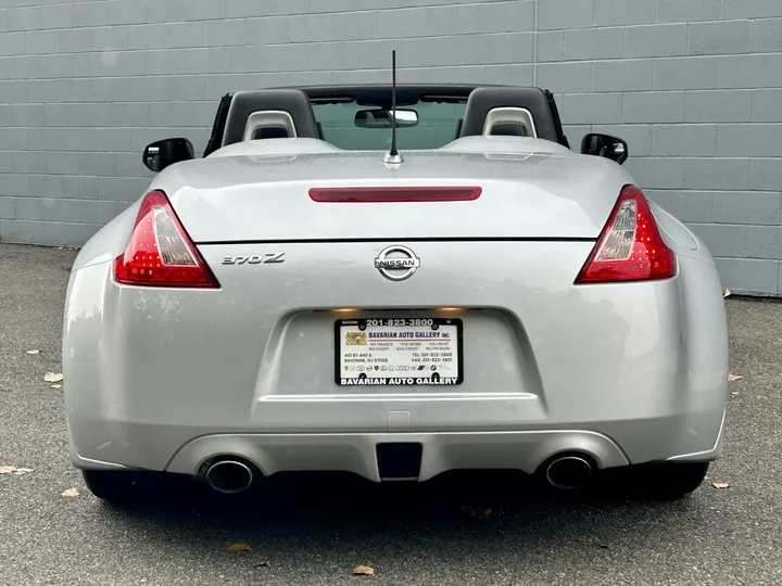 Silver, 2012 Nissan 370Z Image 13