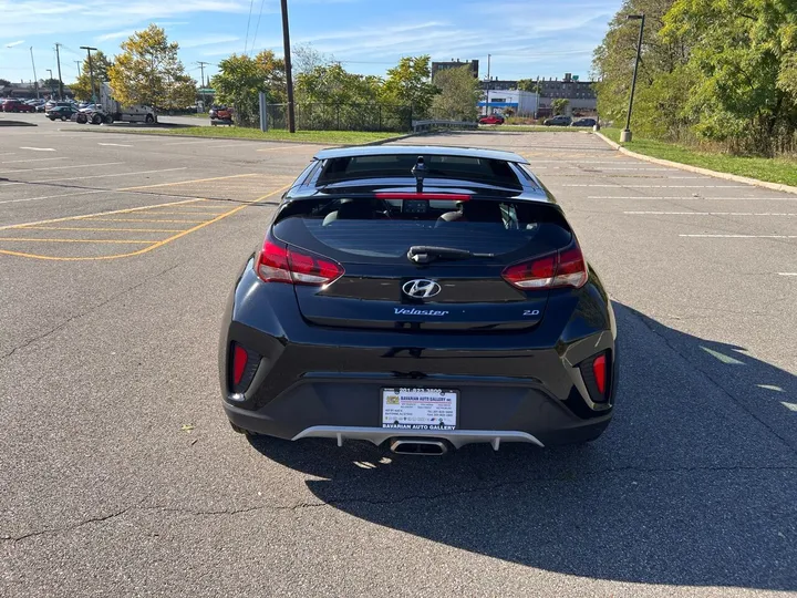 Black, 2019 Hyundai Veloster Image 11