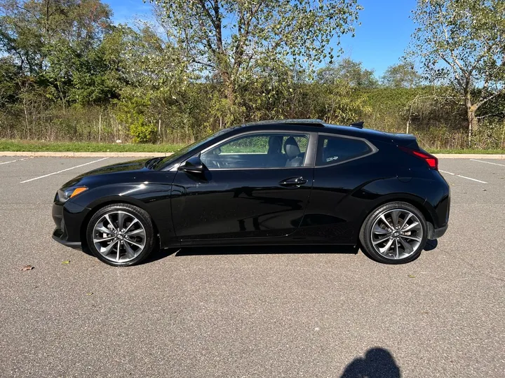 Black, 2019 Hyundai Veloster Image 5