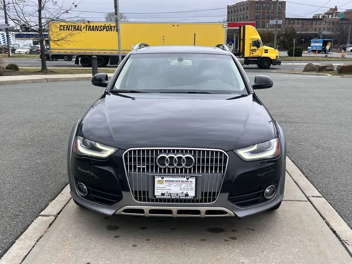 Beige, 2013 Audi Allroad Image 8