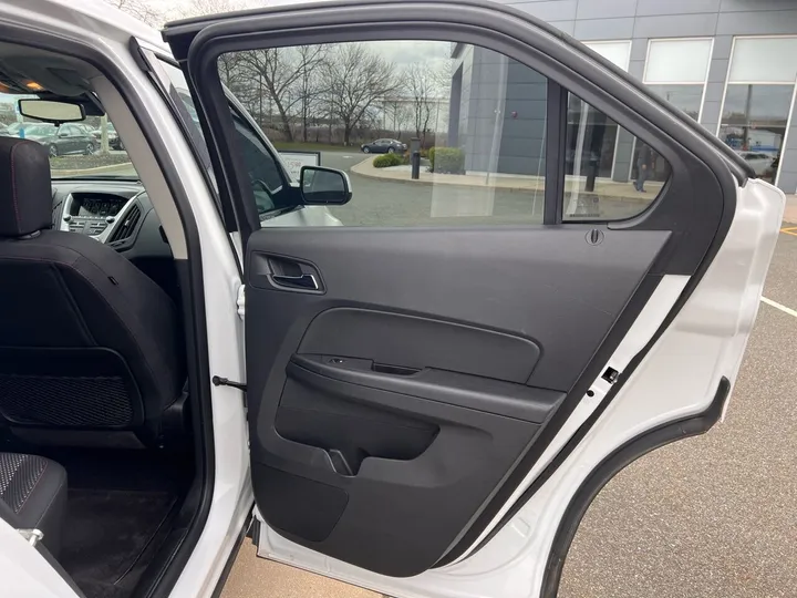 White, 2016 Chevrolet Equinox Image 18