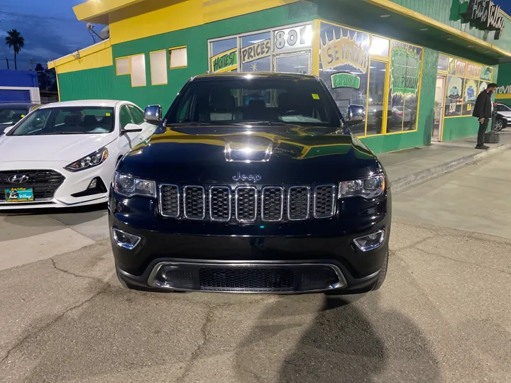 BLACK, 2020 JEEP GRAND CHEROKEE Image 2