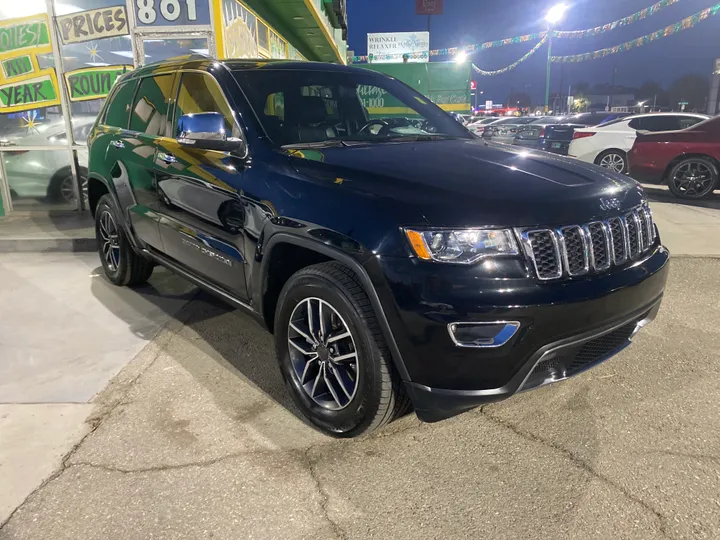 BLACK, 2020 JEEP GRAND CHEROKEE Image 3