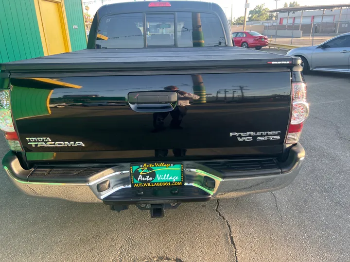 BLACK, 2015 TOYOTA TACOMA DOUBLE CAB Image 5