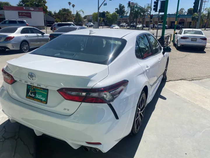 WHITE, 2023 TOYOTA CAMRY Image 5